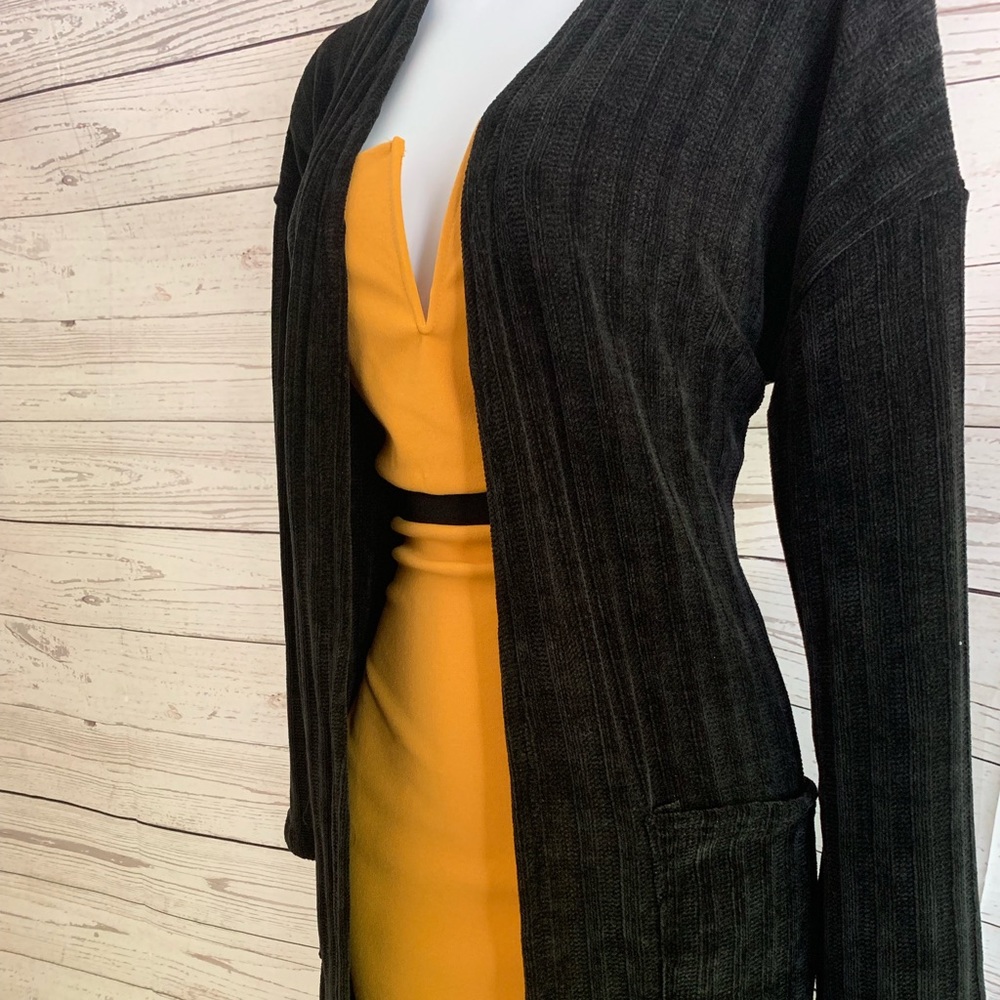 Soft pocket black cardigan